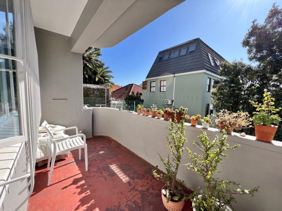 2 Bedroom Property for Sale in Vredehoek Western Cape